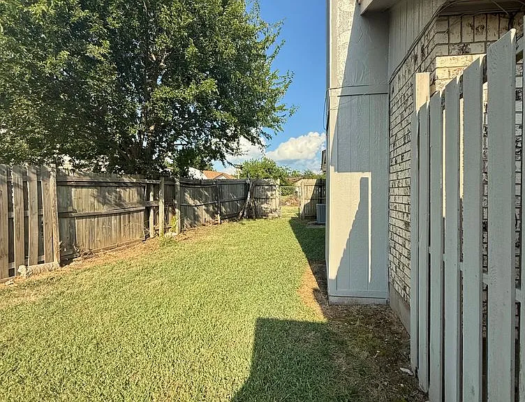 2904 Broadway Ter — Photo 19