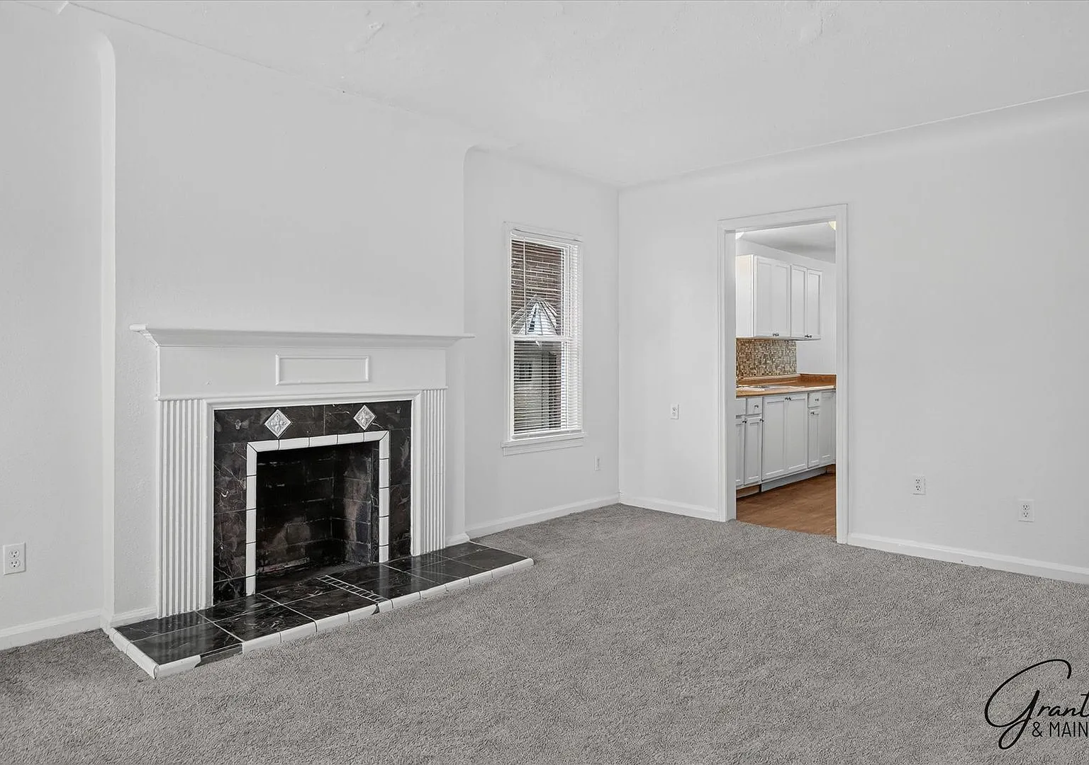 3 bedroom 1.5 bathroom bungalow - $1175 — Photo 4