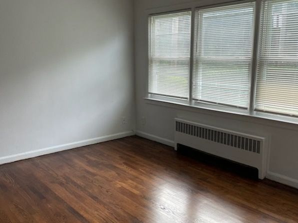 294 W Post Rd APT 1A