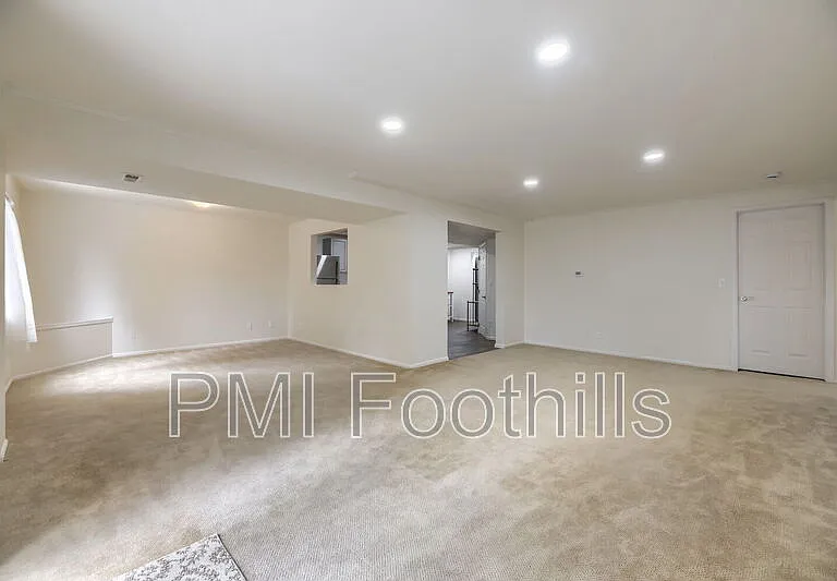 9318 W Coal Mine Ave — Photo 3