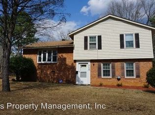 5138 Hewitt Dr, Fayetteville, NC 28311