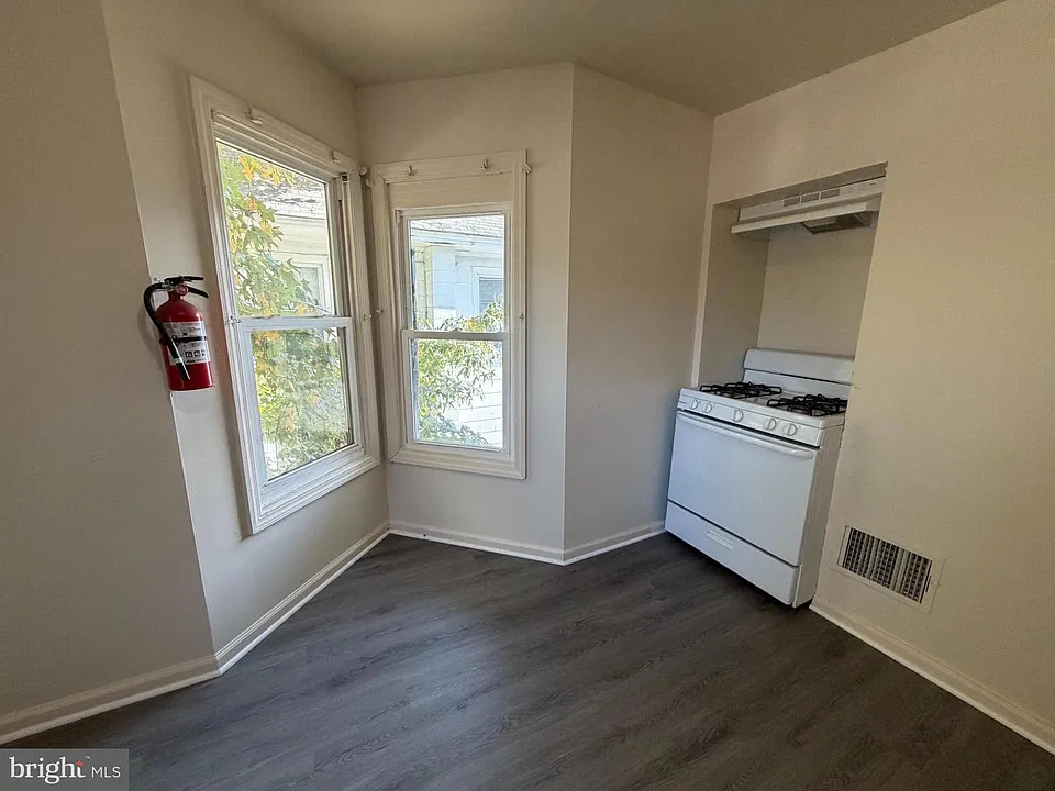 110 W Main St #B