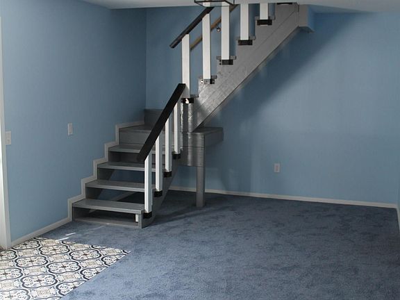 4th image of 403 Parcoal Rd