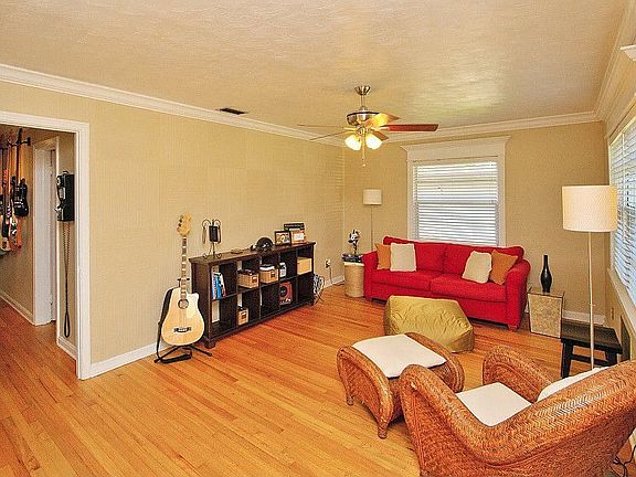 3rd image of 1006 N Palm Ave