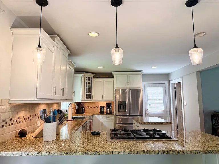 1721 Edgewater Dr — Photo 9