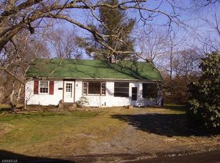 27 W Mill Rd, Long Valley, NJ 07853