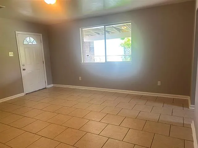 8822 Dinkins St — Photo 9