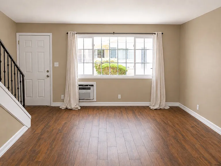 1201 N California St #38 — Photo 7