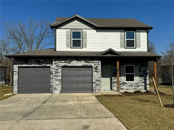 1001 Redbud Dr, Paola, KS 66071