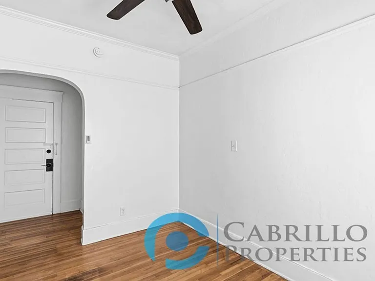 Casa Blanca Apartments — Photo 8