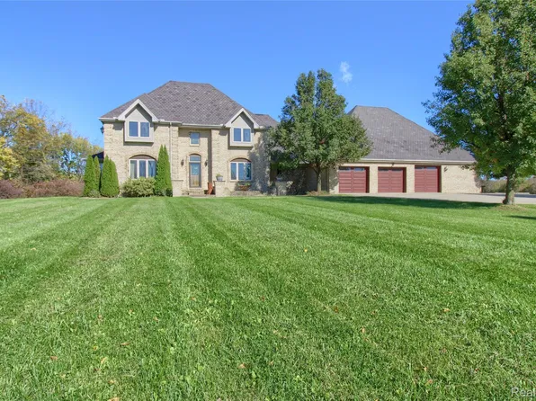 4305 Pointe Aux Peaux Rd, Newport, MI 48166
