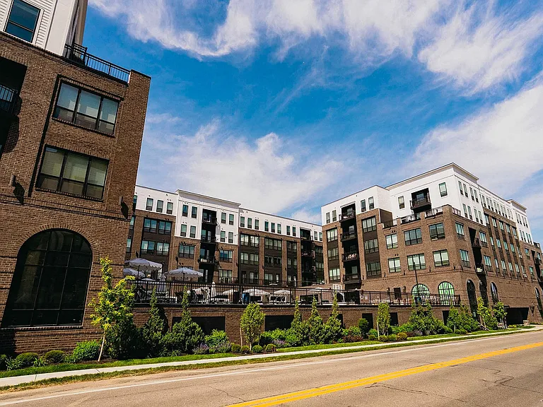 08_Langham_Exterior