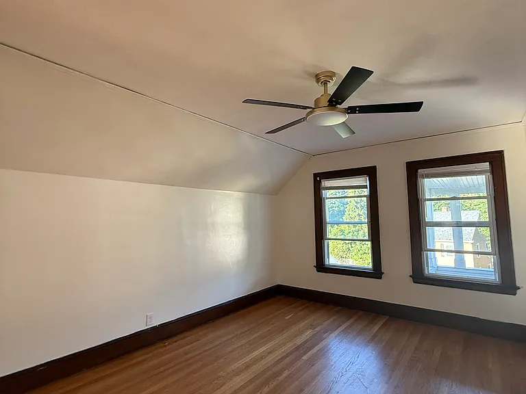 905-907 Corbin Ave #3 — Photo 7