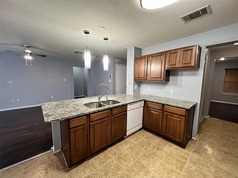 13501 Marie Ln — Photo 8