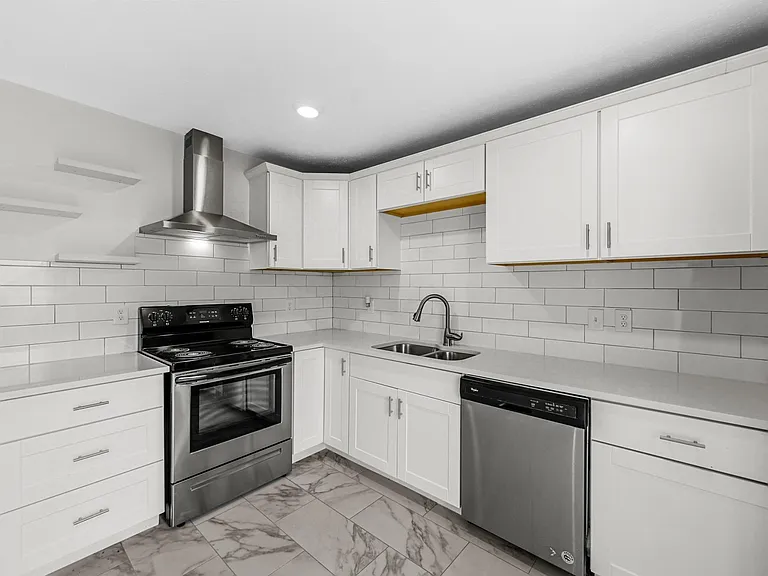 4940 Watkins Dr — Photo 12