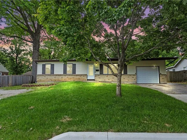 5640 Monrovia St, Shawnee, KS 66216
