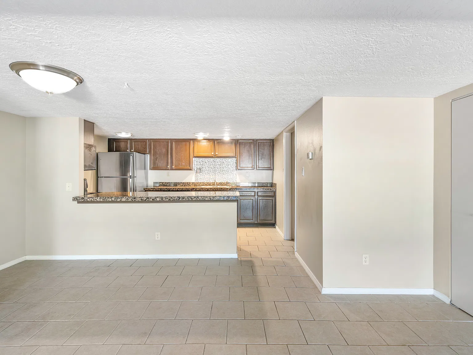 3 bed, 1608 sqft, $2,600 — Photo 3