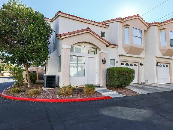 3rd image of 6833 Coral Rock Dr