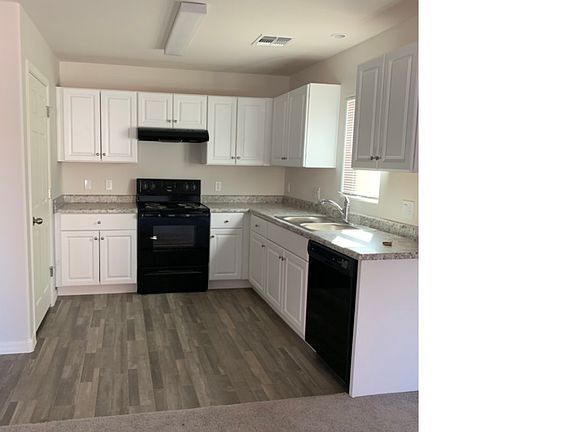 2nd image of 1833 N Saint Francis Pl