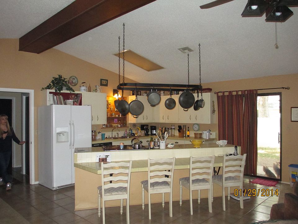 2nd image of 271 Oak Ln