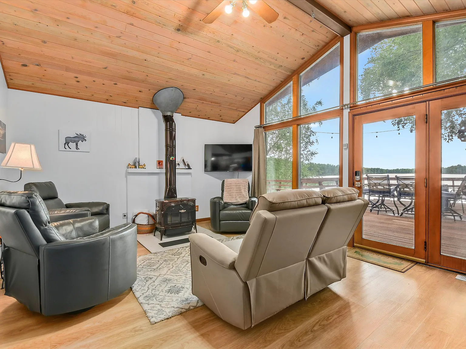 2 bed, 900 sqft, $4,250 — Photo 3