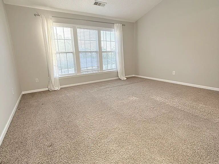 240 Regent Sq — Photo 46