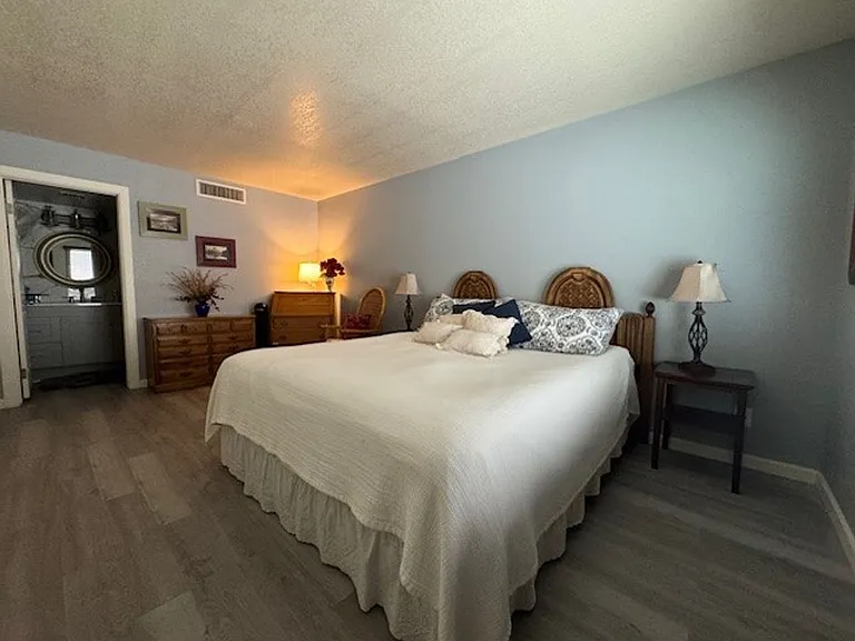 1800 Clubhouse Dr #28 — Photo 16