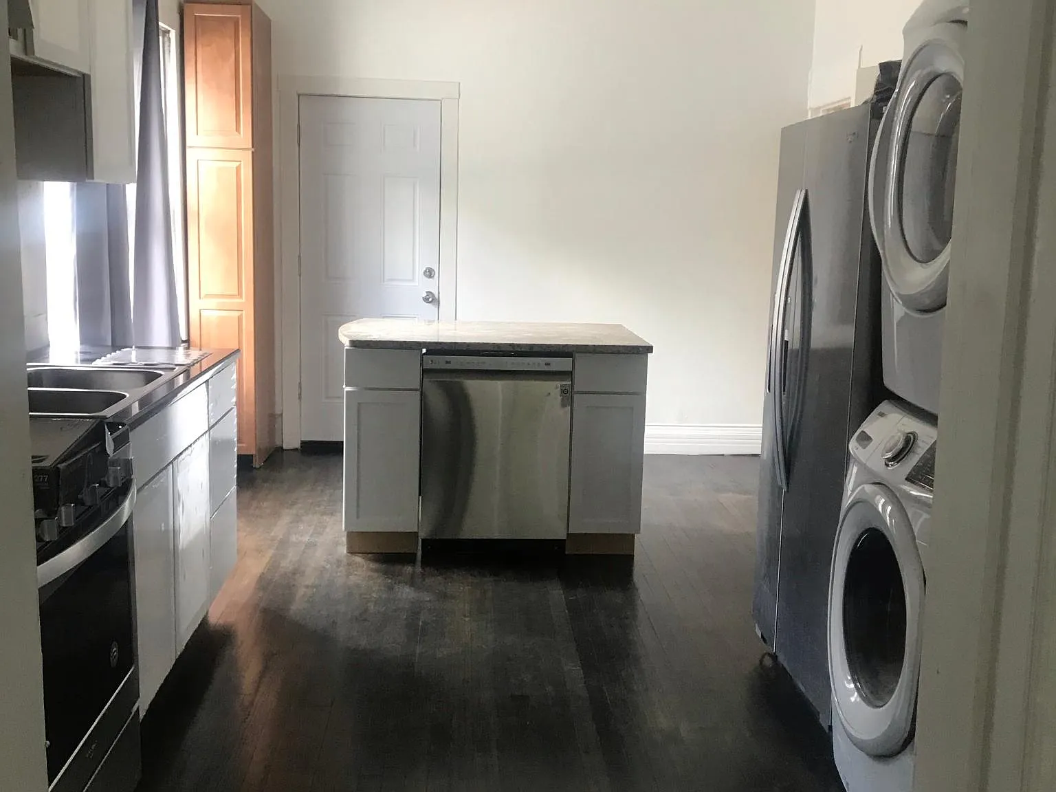 1 bed, 800 sqft, $1,900 — Photo 4