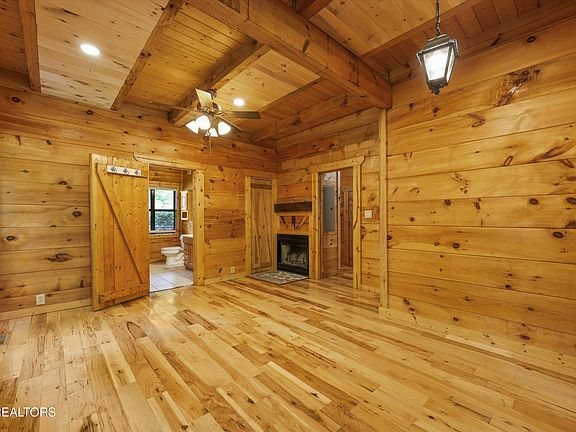 33rd image of 610 Towee Falls Rd