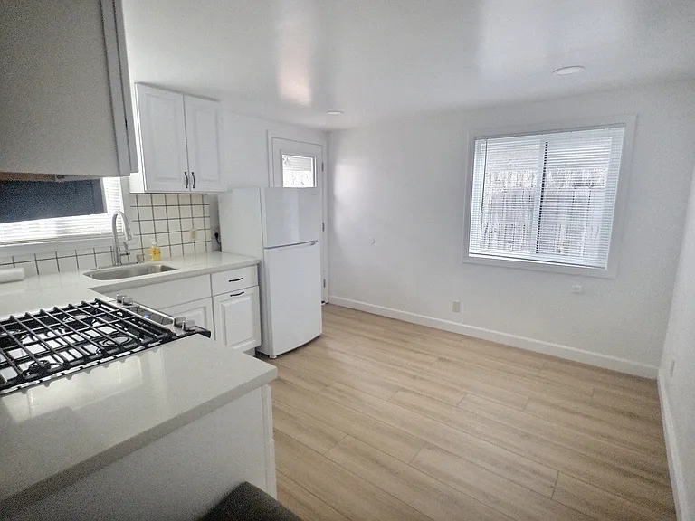 71 Leighton Dr — Photo 3