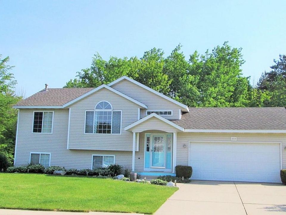 1st image of 2513 Orchard View Dr NE