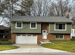 22900 Mastick Rd, Fairview Park, OH 44126