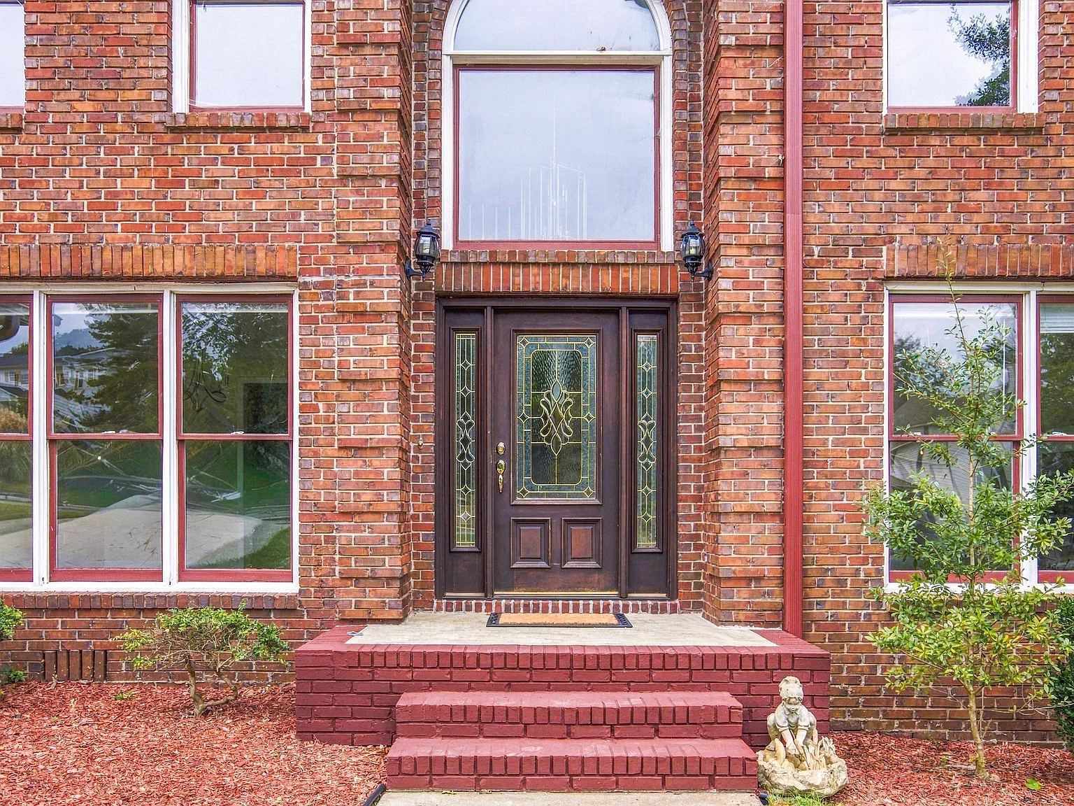 3 bed, 2.5 bath, 2594 sqft, $2,500 — Photo 3