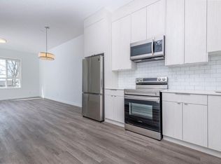 101 Panatella Sq N #206, Calgary, AB T3K2R9