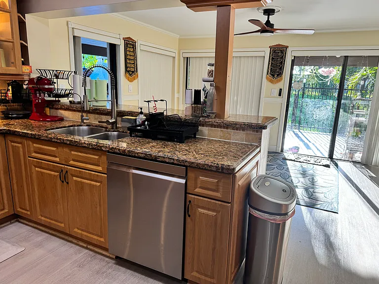 480 NW 98th Ct #480 — Photo 36
