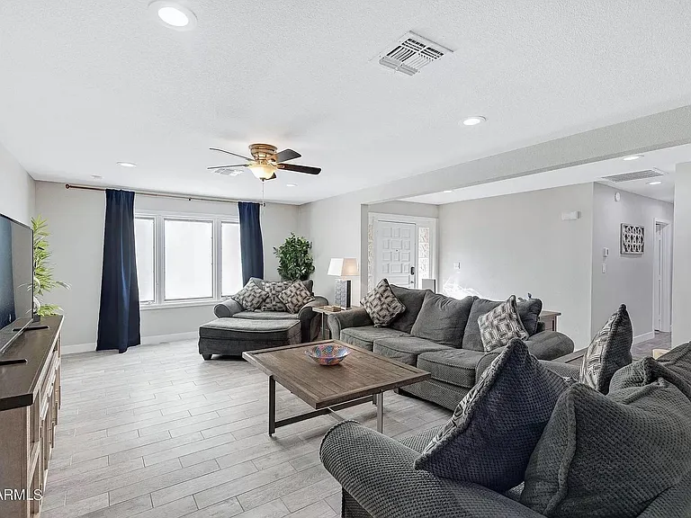 1834 E Alameda Dr — Photo 4