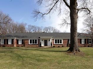 64 E Ladue Estates Dr, Saint Louis, MO 63141