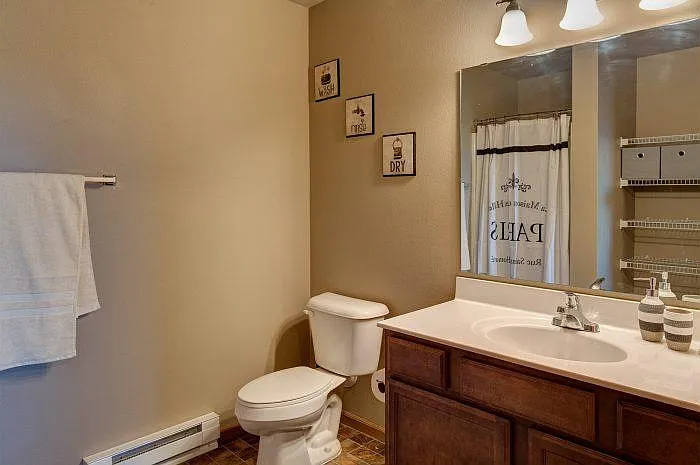 Sidney Apartments — Photo 4
