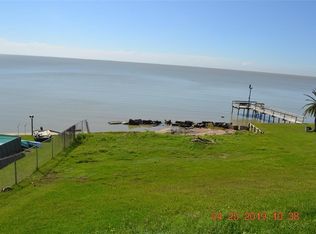 10018 Walker St, Beach City, TX 77523