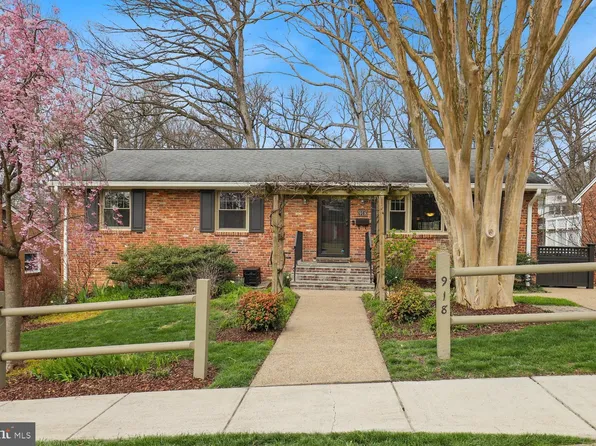 918 Juniper Pl, Alexandria, VA 22304