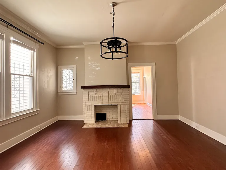 223 Lehigh Ave — Photo 4