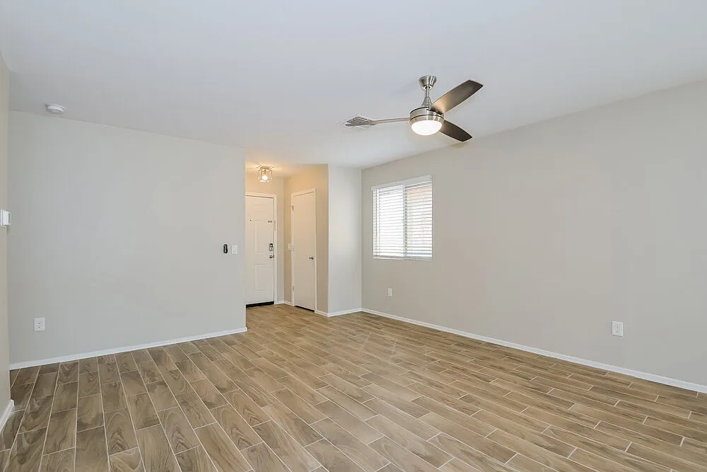 3 bed, 2.0 bath, 1438 sqft, $1,790 — Photo 4