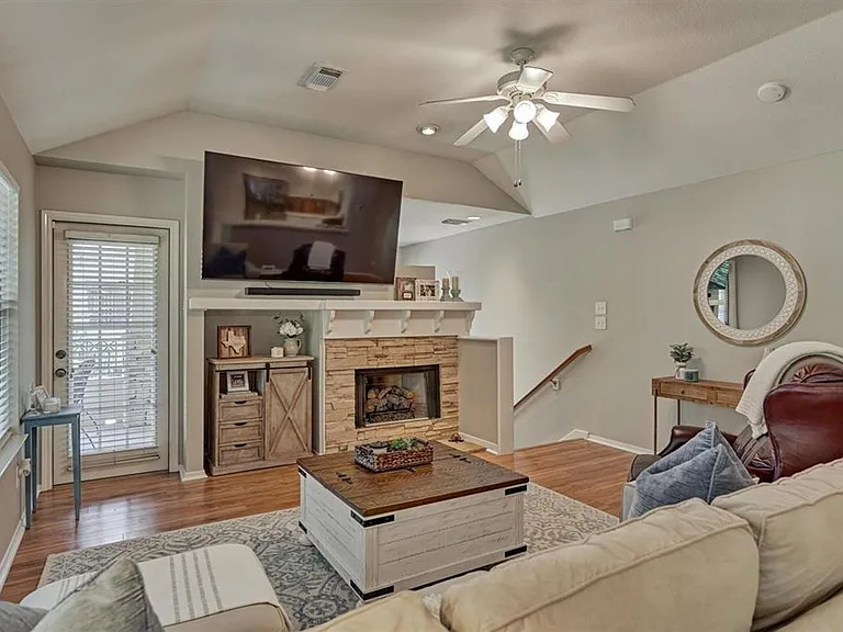 87 Woodlily Pl — Photo 8