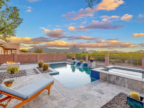 8321 N Amber Burst Dr, Tucson, AZ 85743
