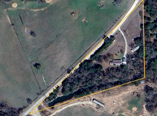 995 School House Rd, Forestburg, TX 76239