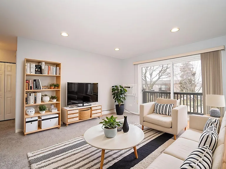 337 N Carter St #202 — Photo 7