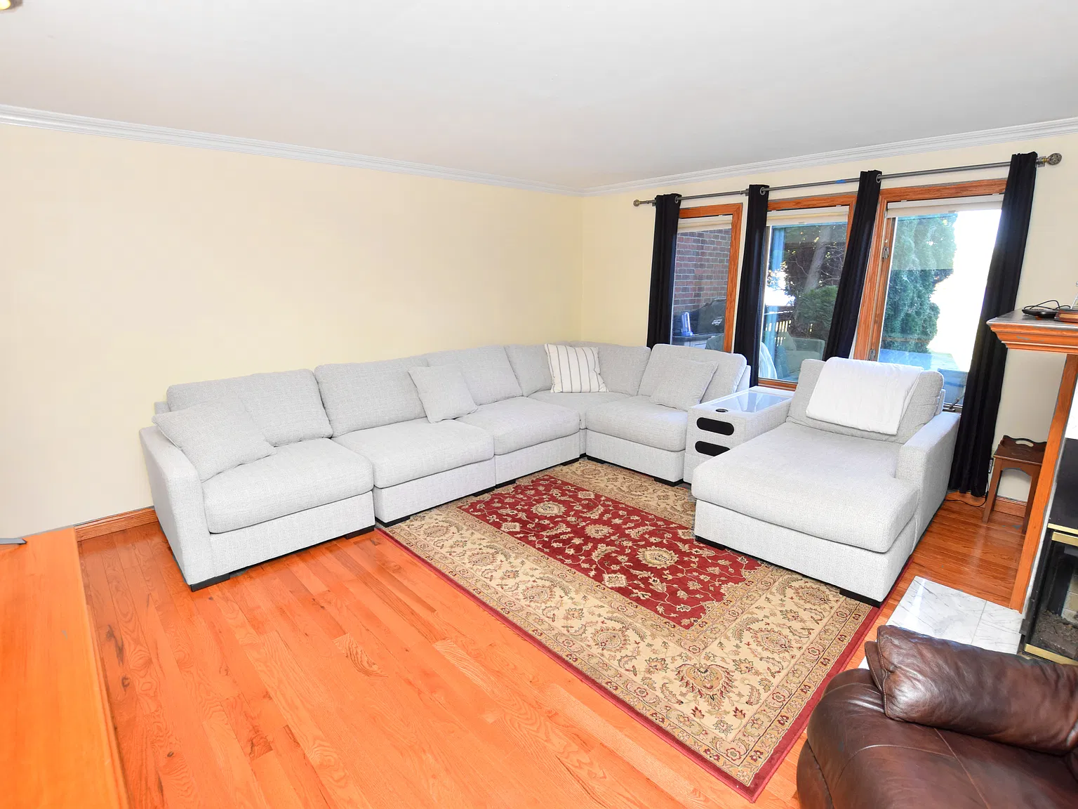 3 bed, 2.5 bath, 1711 sqft, $2,600 — Photo 3