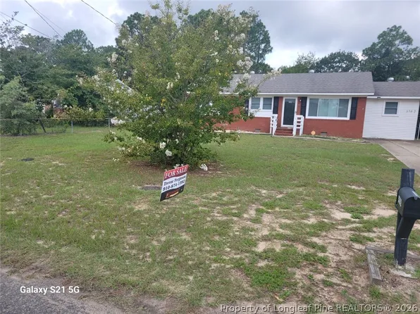5762 Dove Dr, Hope Mills, NC 28348