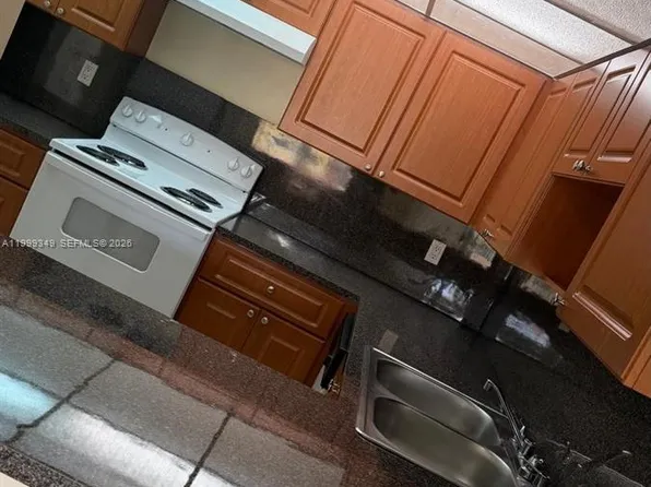7000 NW 186th St, Hialeah, FL