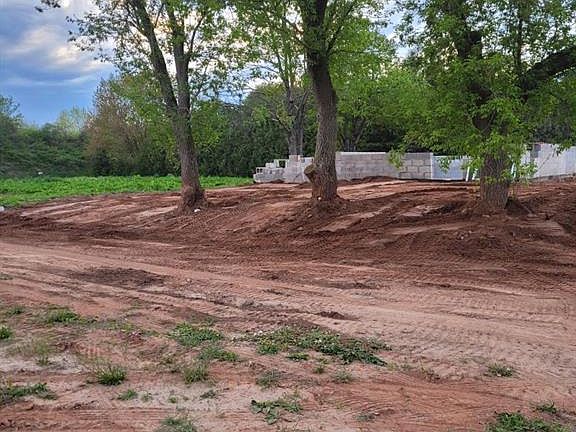 3rd image of 767 Brock Rd